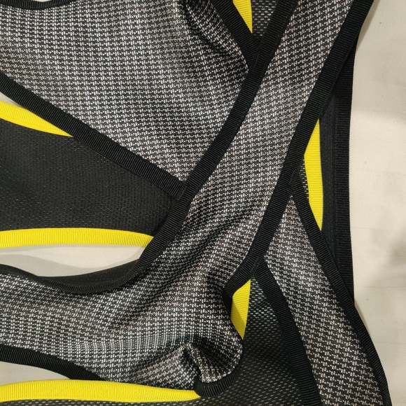 Alexander Wang & HM sports bra - Picture 7 of 8